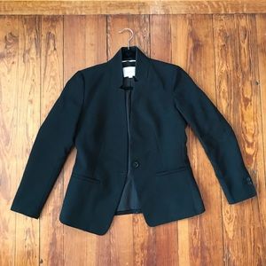 Like new! size 6P Loft blazer